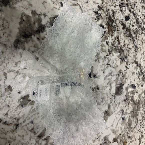 Luxe lace open panel briefs - Picture 2 of 4